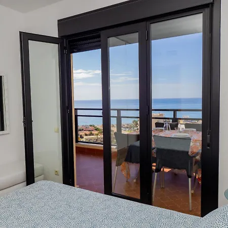 Cubo's Seaview Evy Playa Апартаменты