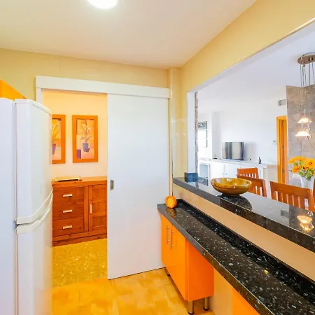 Cubo's Seaview Evy Playa توريمولينوس